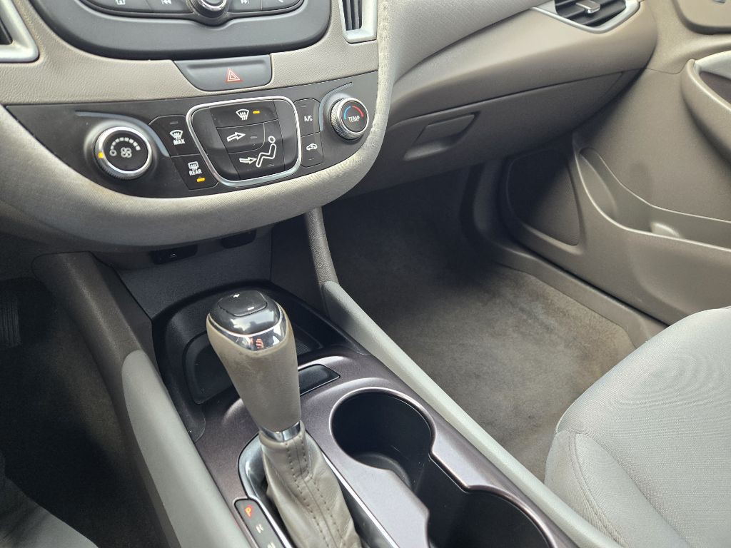 2016 Chevrolet Malibu Image 16