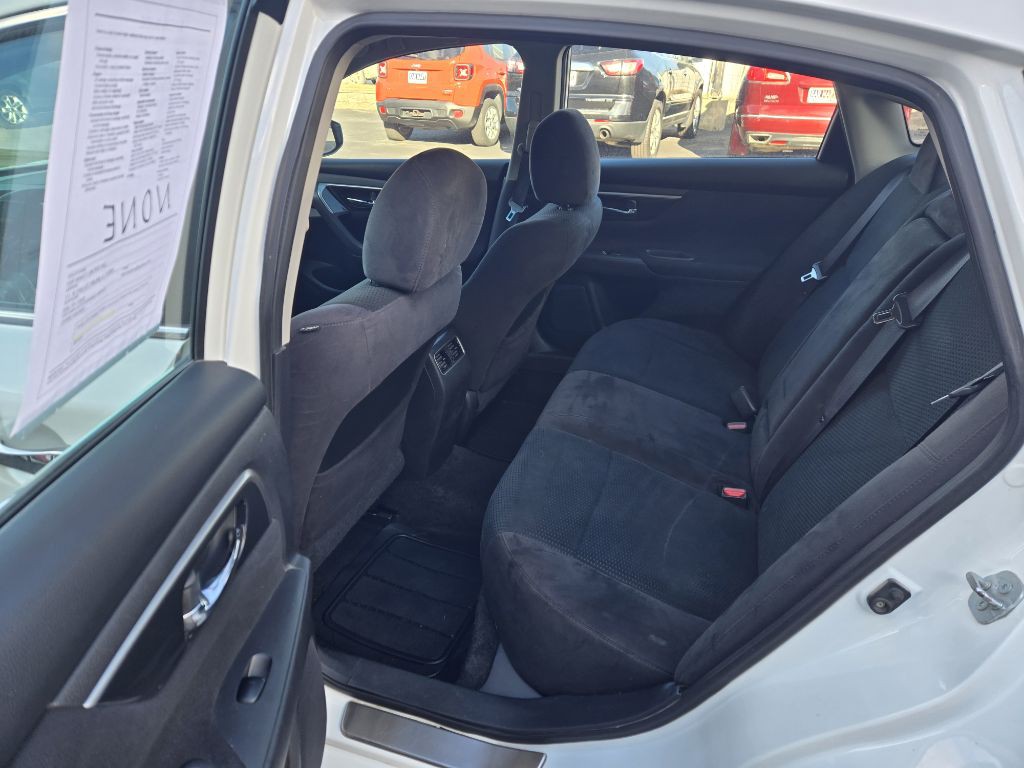 2014 Nissan Altima Image 9