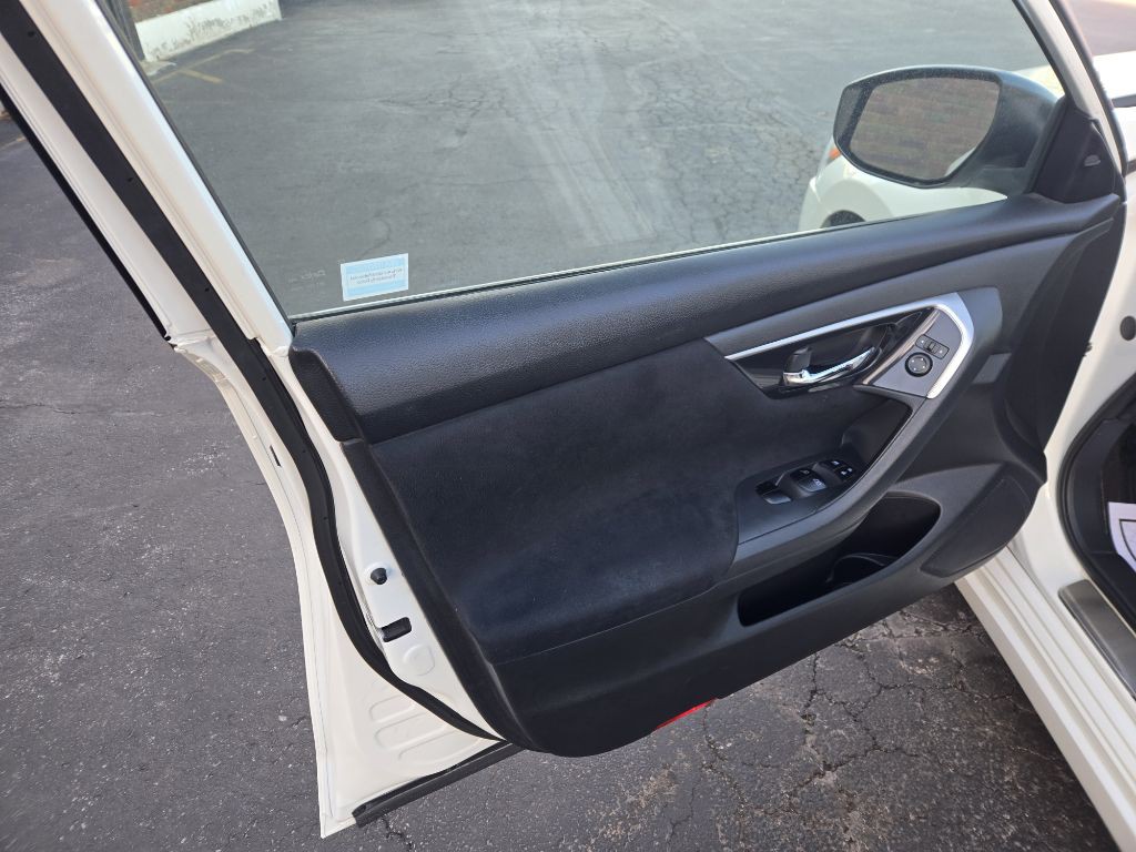 2014 Nissan Altima Image 12