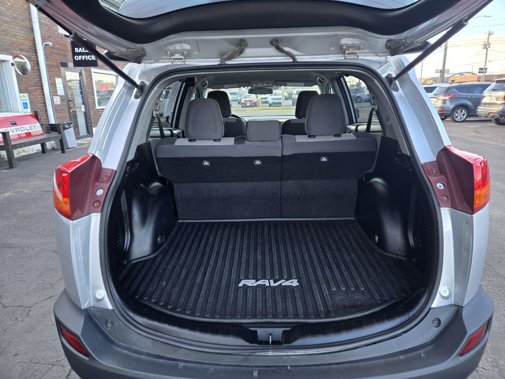 2015 Toyota Rav4 Image 9
