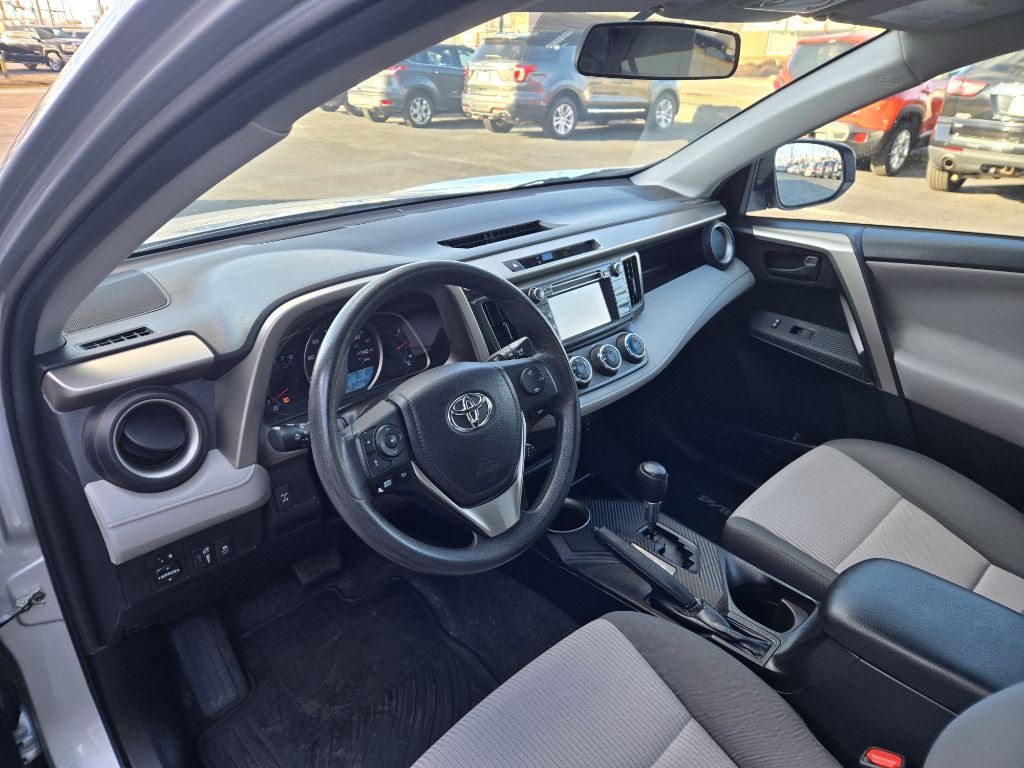 2015 Toyota Rav4 Image 12