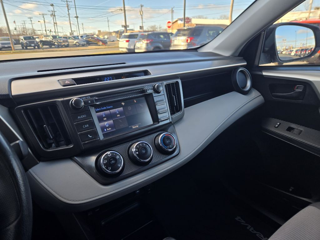 2015 Toyota Rav4 Image 16