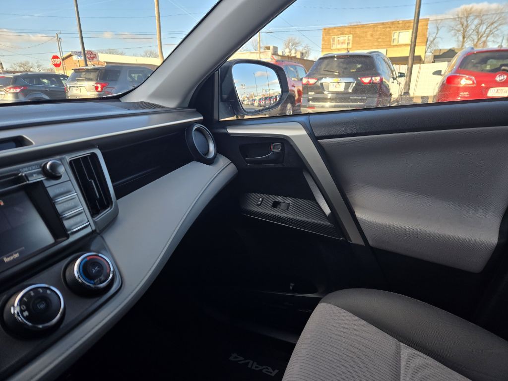 2015 Toyota Rav4 Image 17