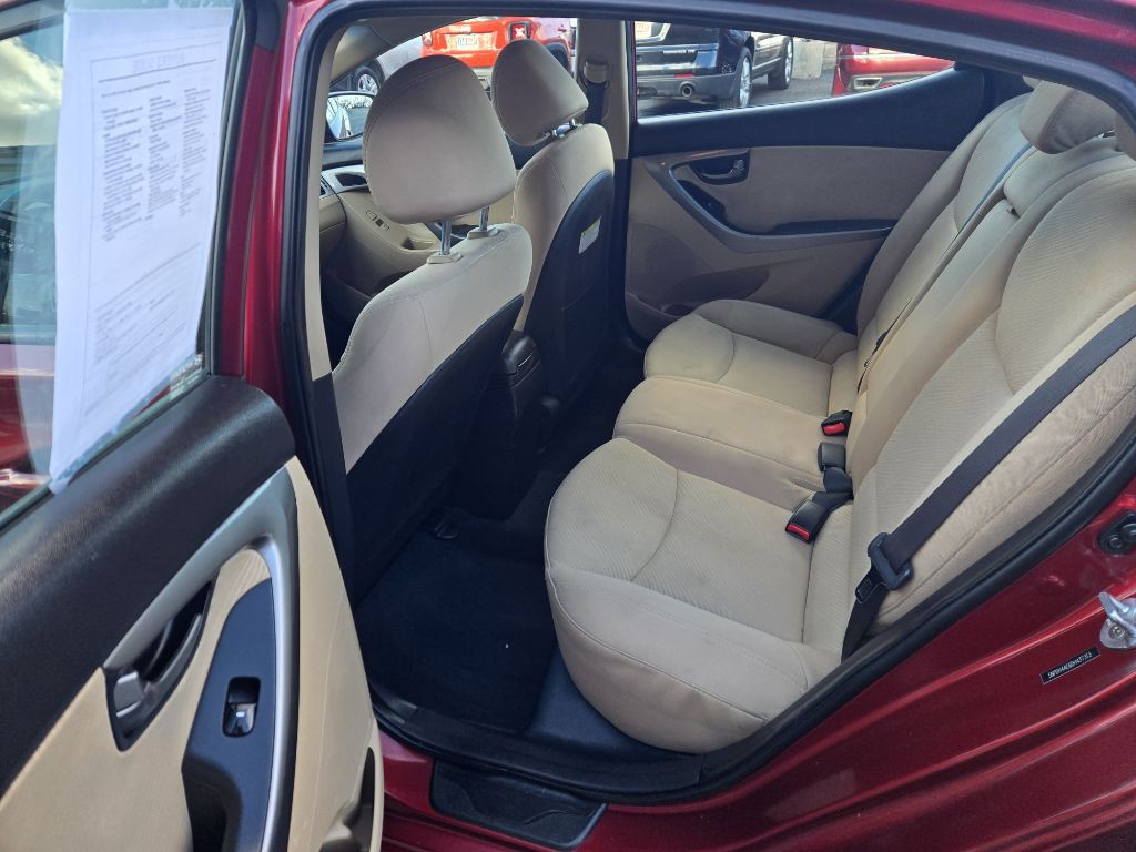 2013 Hyundai Elantra Image 8