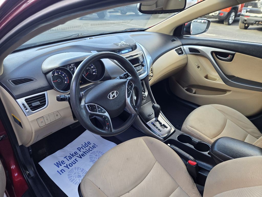 2013 Hyundai Elantra Image 10