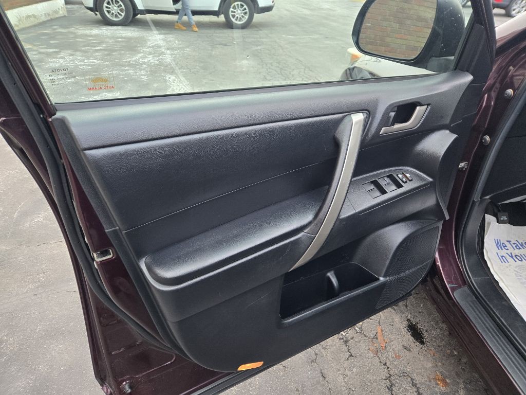 2011 Toyota Highlander Image 13