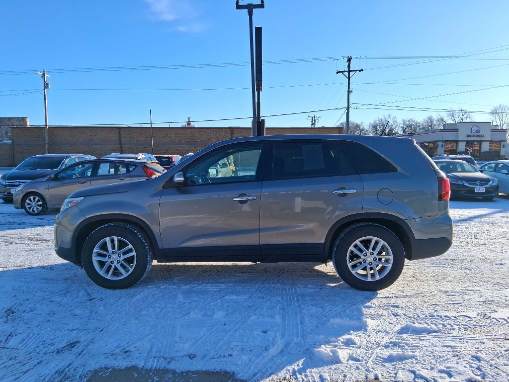 2015 Kia Sorento Image 2