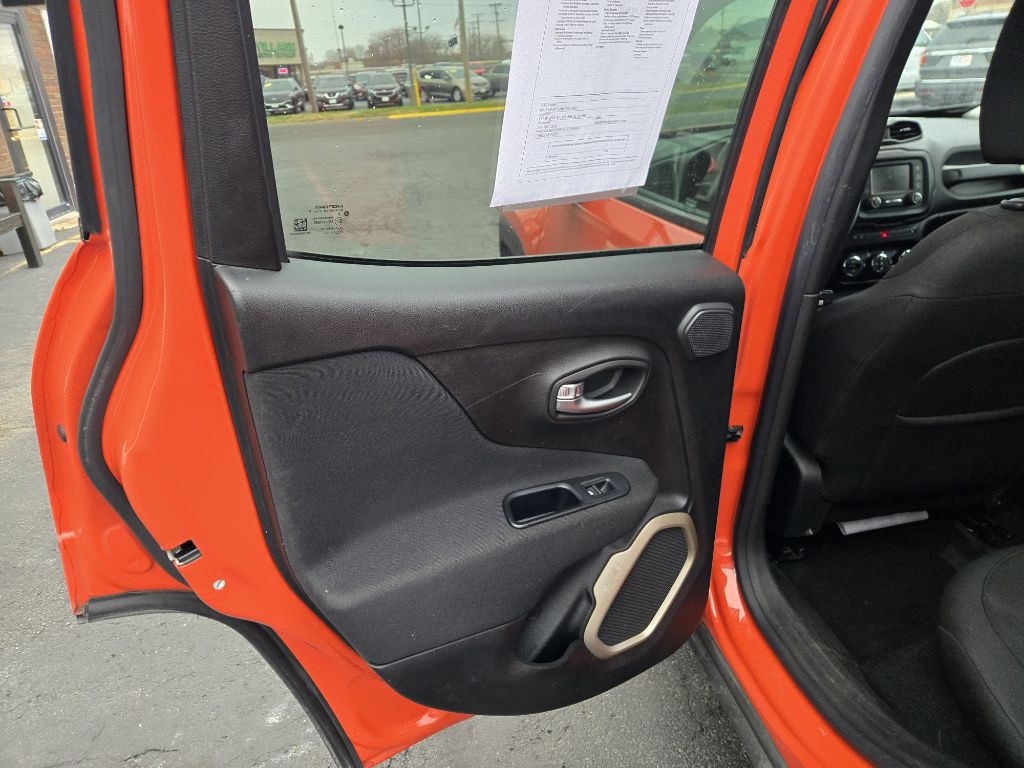 2015 Jeep Renegade Image 11