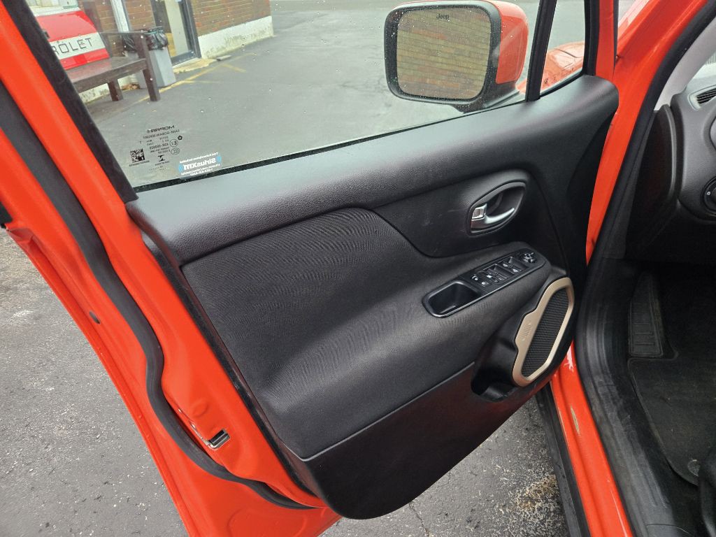 2015 Jeep Renegade Image 12