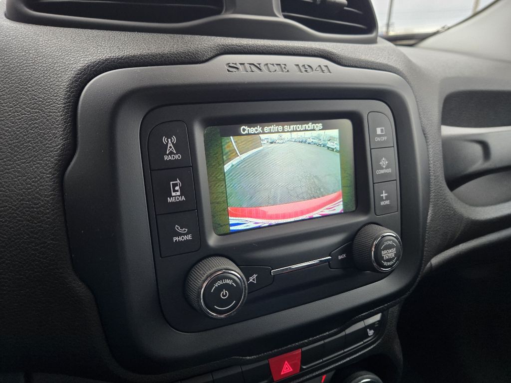 2015 Jeep Renegade Image 16