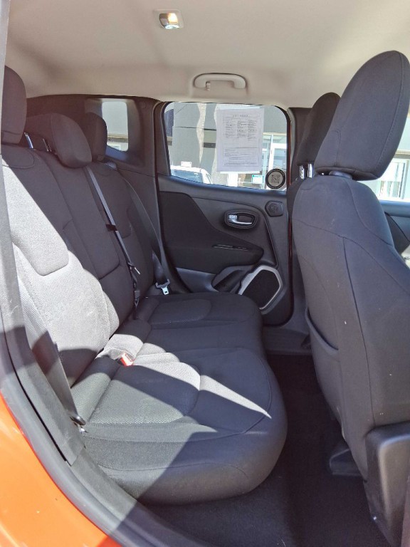2015 Jeep Renegade Image 8