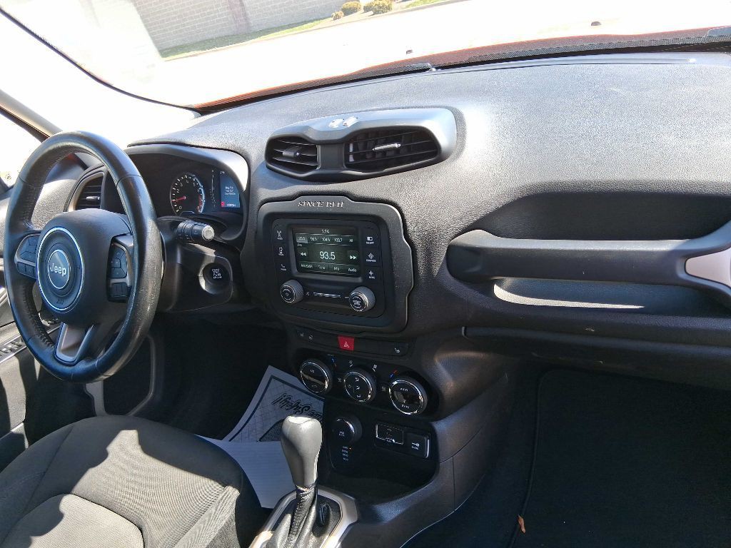2015 Jeep Renegade Image 10