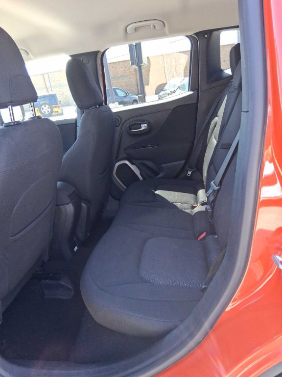 2015 Jeep Renegade Image 11