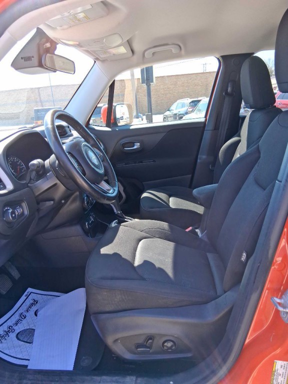 2015 Jeep Renegade Image 12