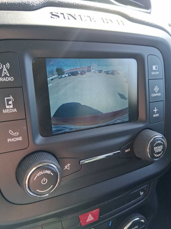 2015 Jeep Renegade Image 14