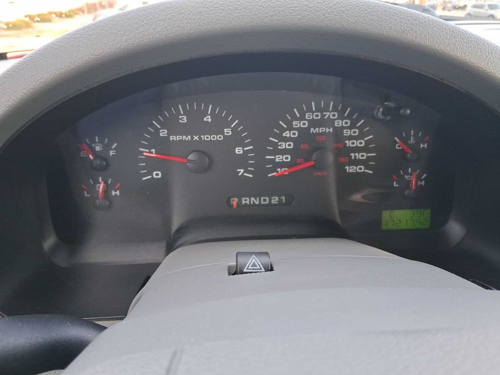 2005 Ford F-150 Image 12