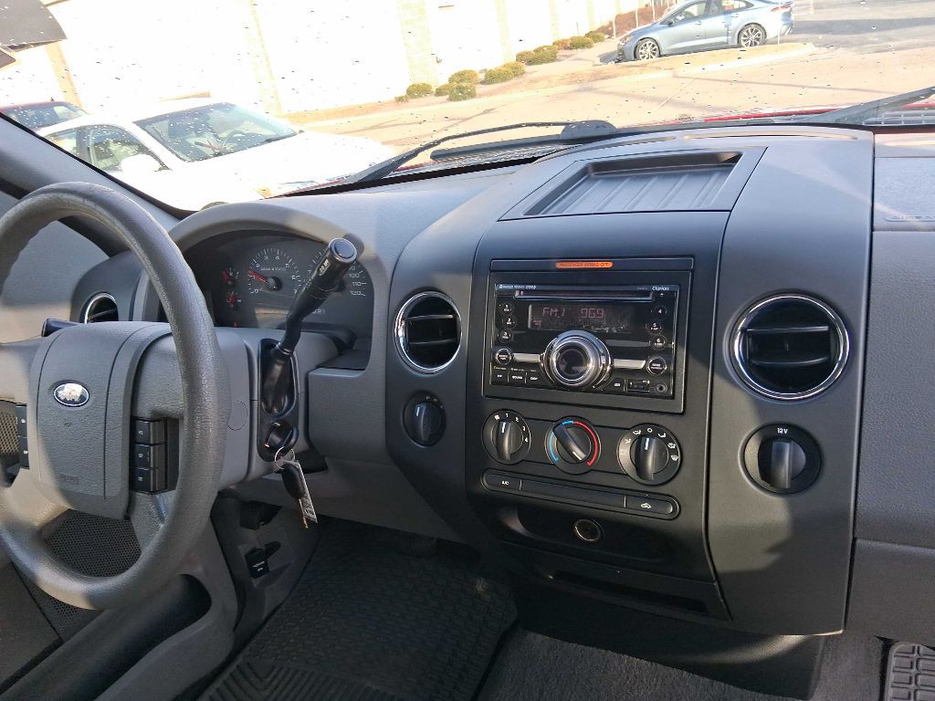 2005 Ford F-150 Image 13