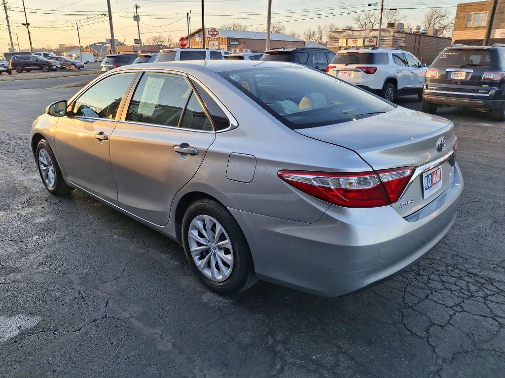 2015 Toyota Camry Image 6