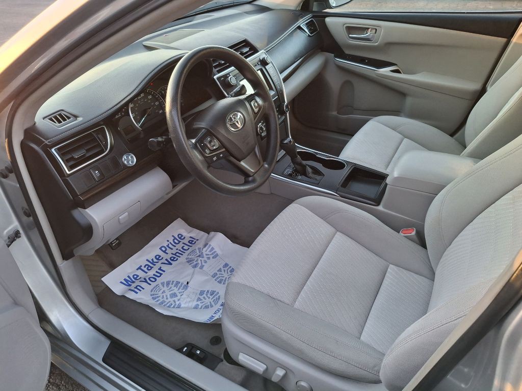 2015 Toyota Camry Image 8