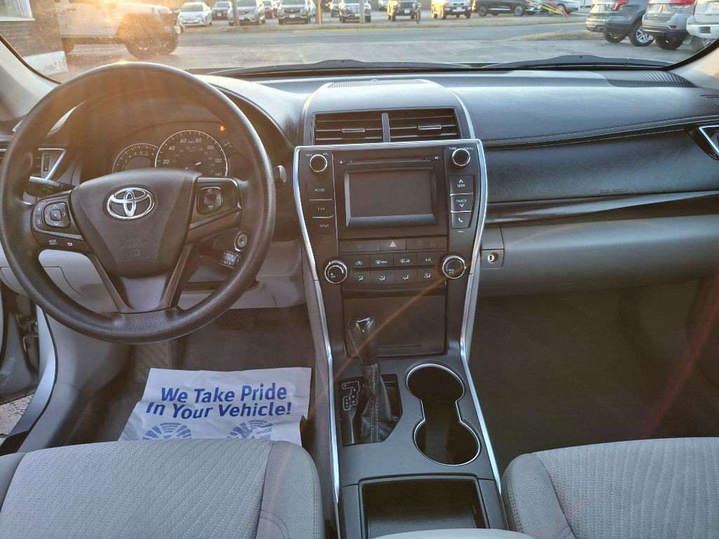 2015 Toyota Camry Image 9