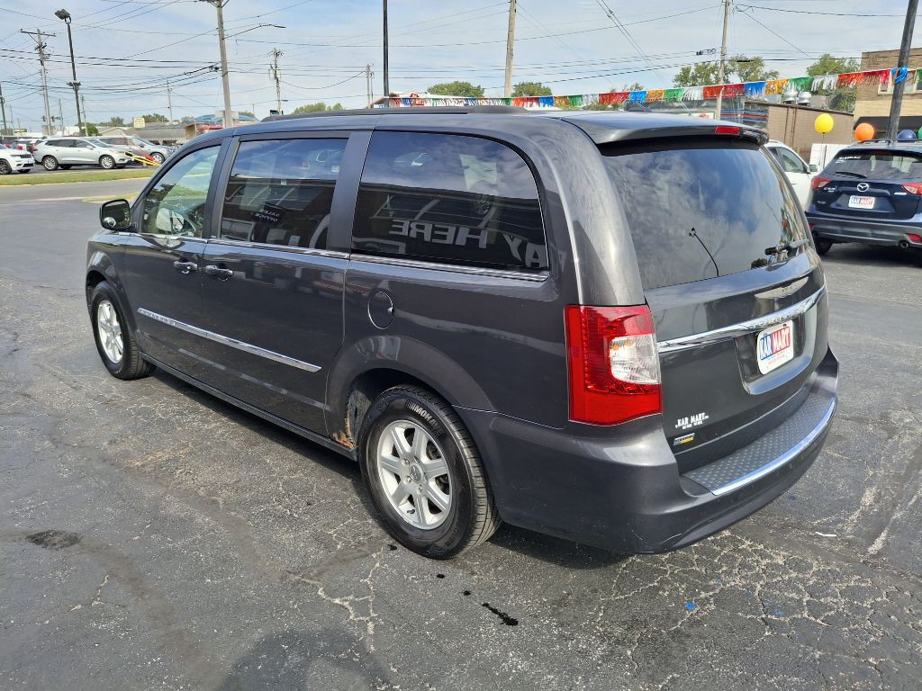 2012 Chrysler Town & Country Image 6