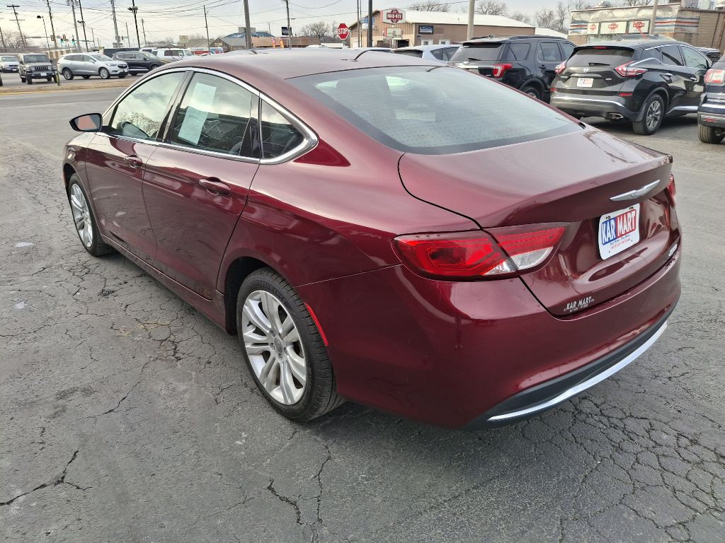 2016 Chrysler 200 Image 6