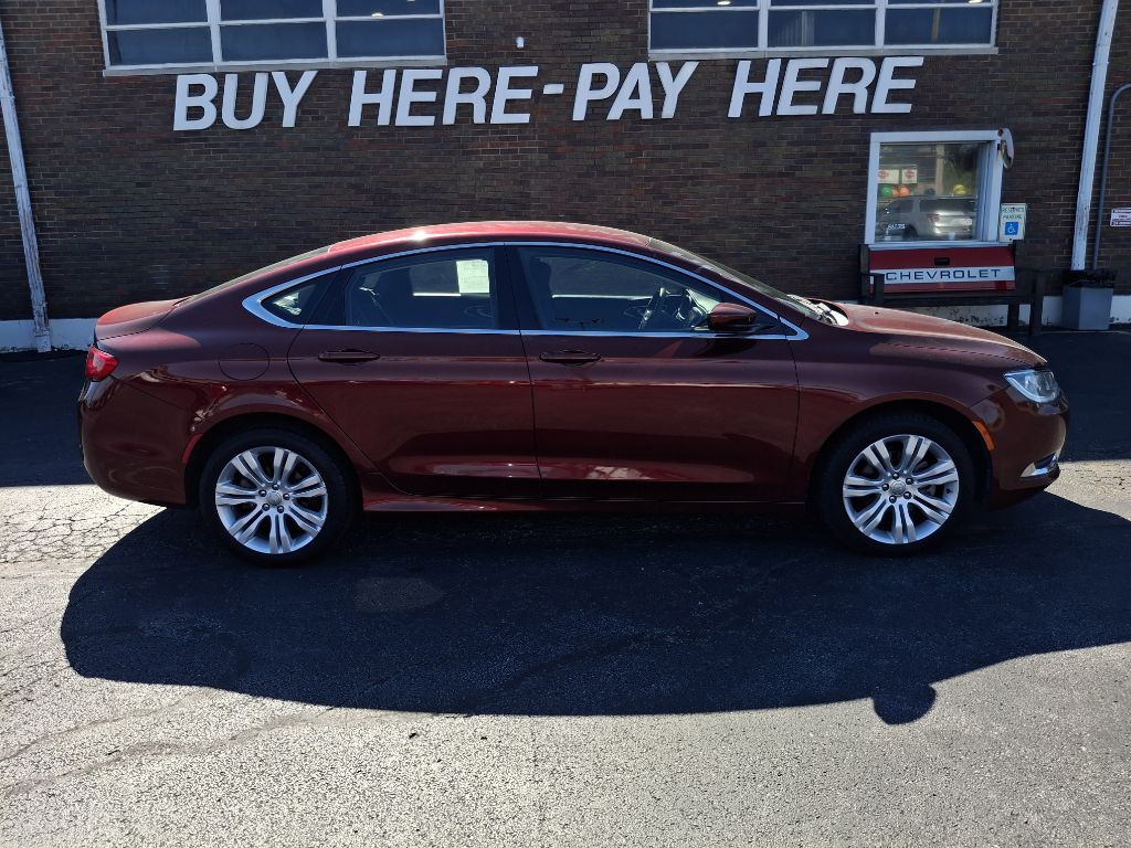 2016 Chrysler 200 Image 1