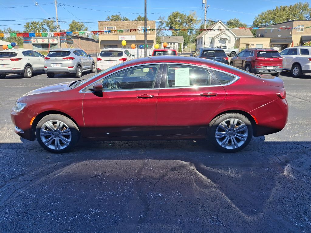 2016 Chrysler 200 Image 5