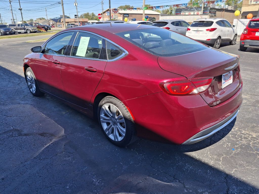 2016 Chrysler 200 Image 6