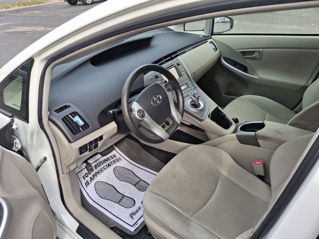 2012 Toyota Prius Image 8