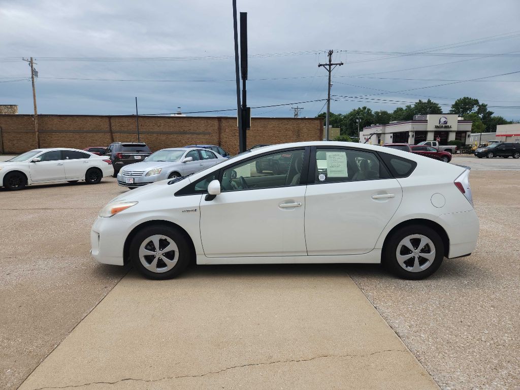 2012 Toyota Prius Image 2