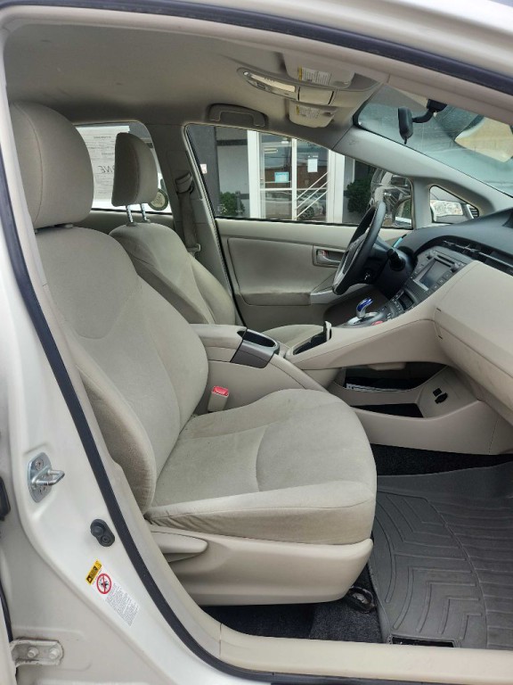 2012 Toyota Prius Image 9