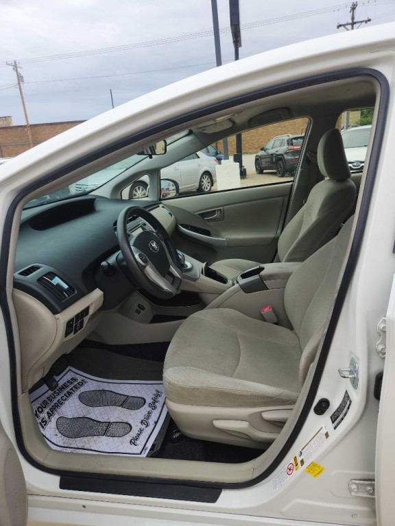 2012 Toyota Prius Image 12