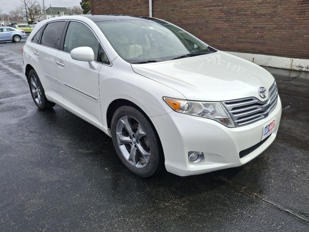 2010 Toyota Venza Image 2