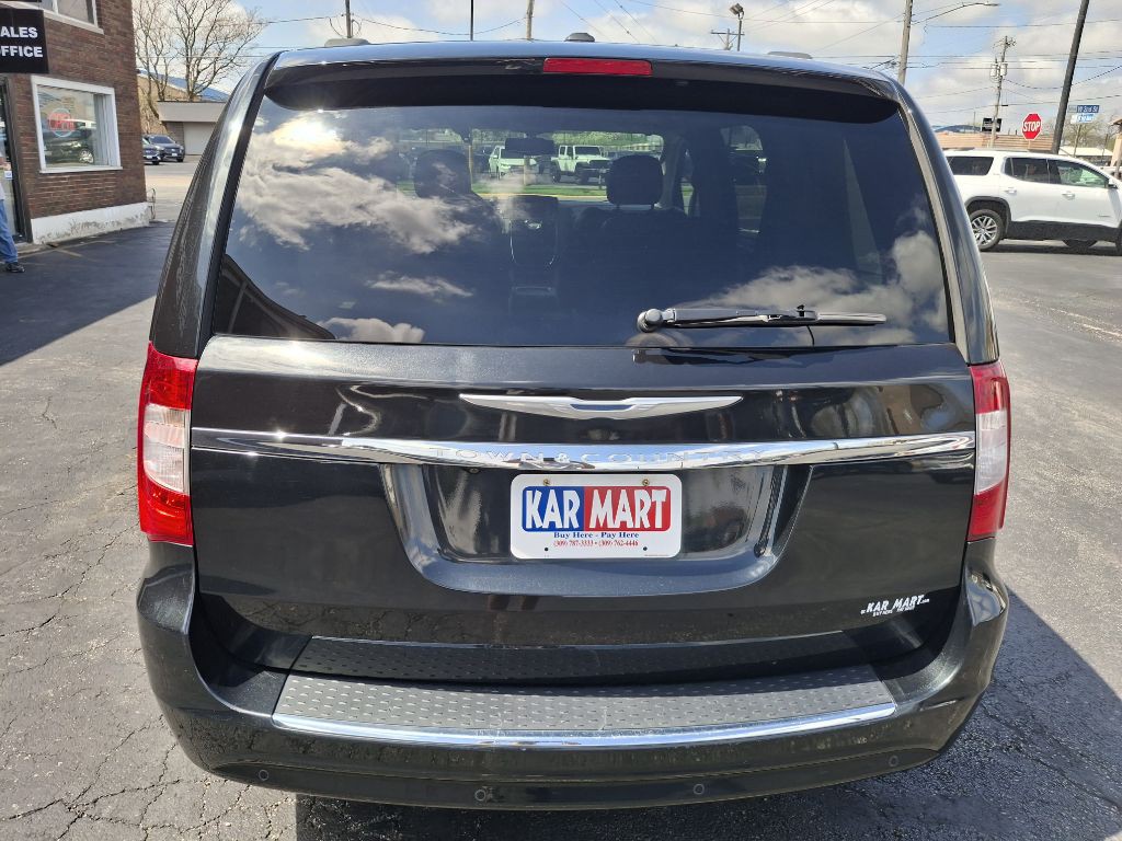 2014 Chrysler Town & Country Image 7