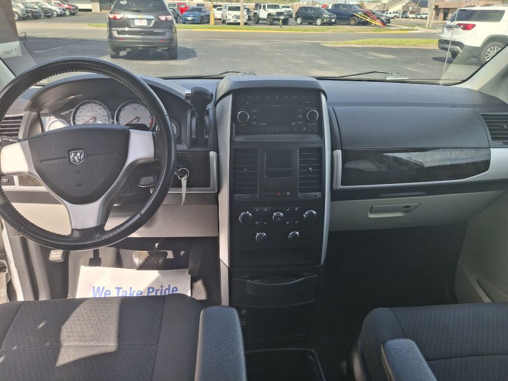 2010 Dodge Grand Caravan Image 9