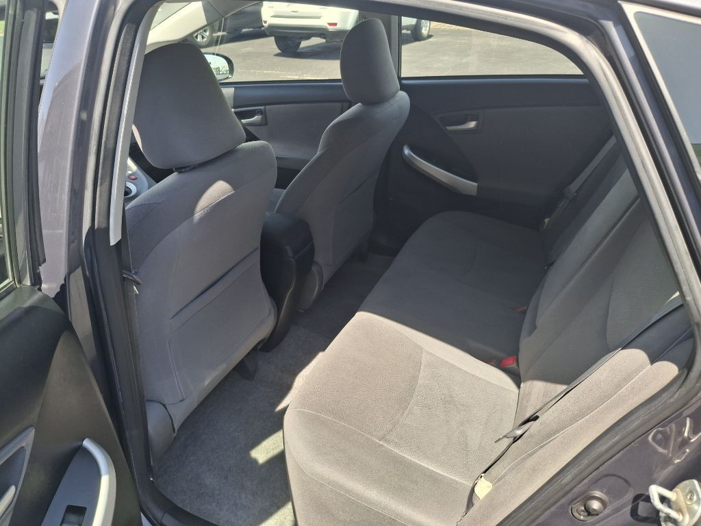 2013 Toyota Prius Image 10