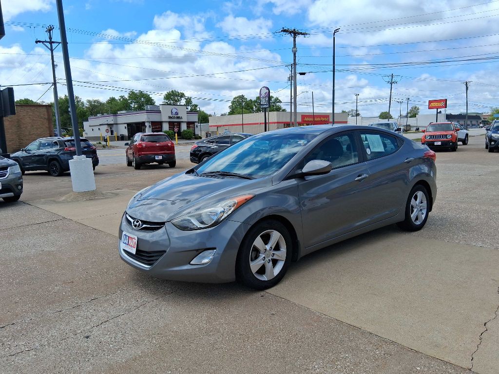 2013 Hyundai Elantra Image 3