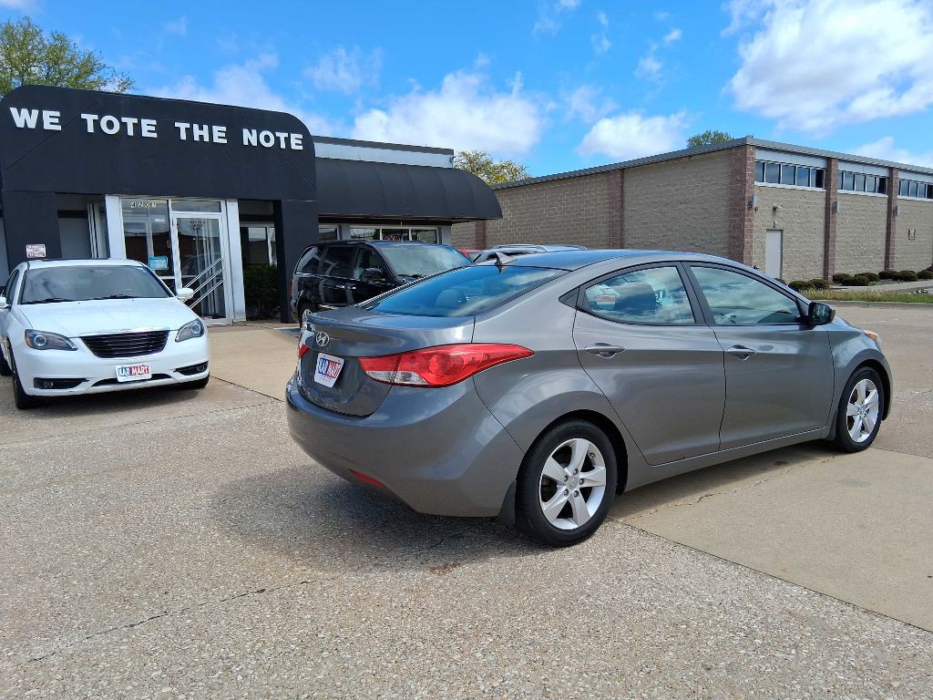 2013 Hyundai Elantra Image 5