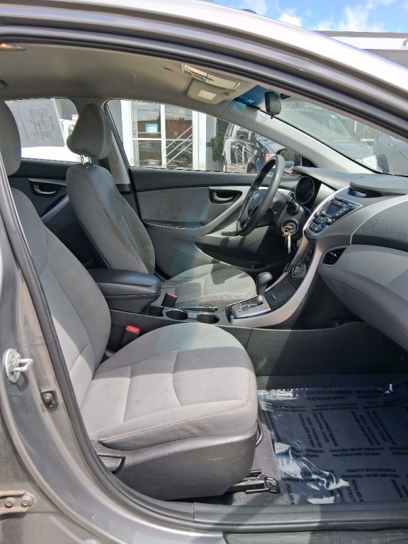 2013 Hyundai Elantra Image 8