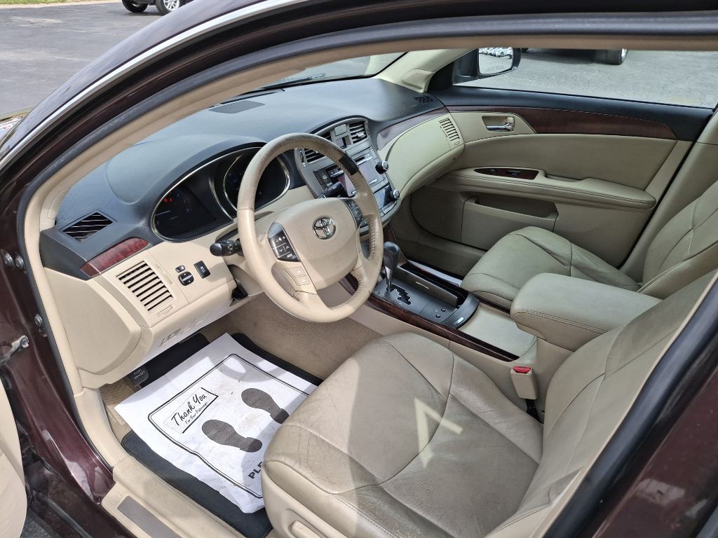 2011 Toyota Avalon Image 8