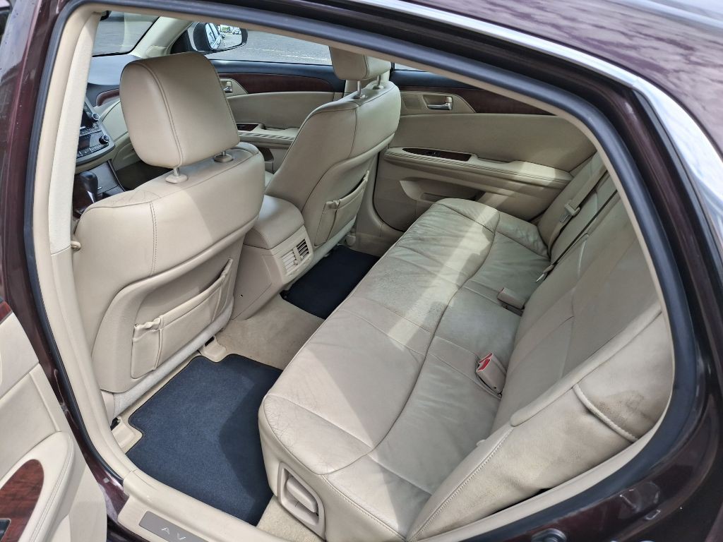 2011 Toyota Avalon Image 10
