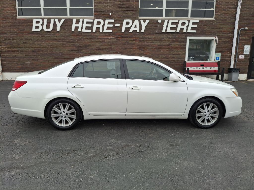 2007 Toyota Avalon Image 1