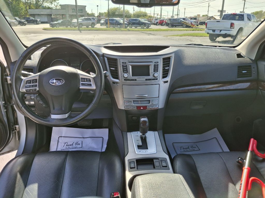 2013 Subaru Legacy Image 9