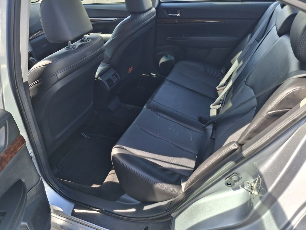 2013 Subaru Legacy Image 11