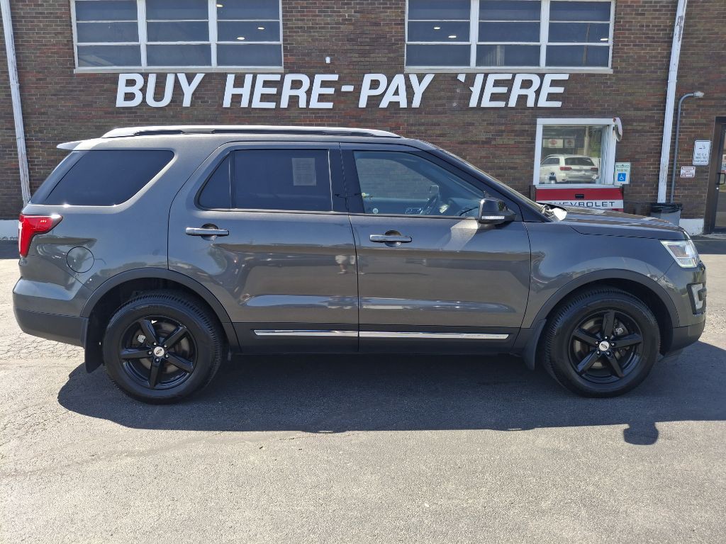 2017 Ford Explorer Image 1
