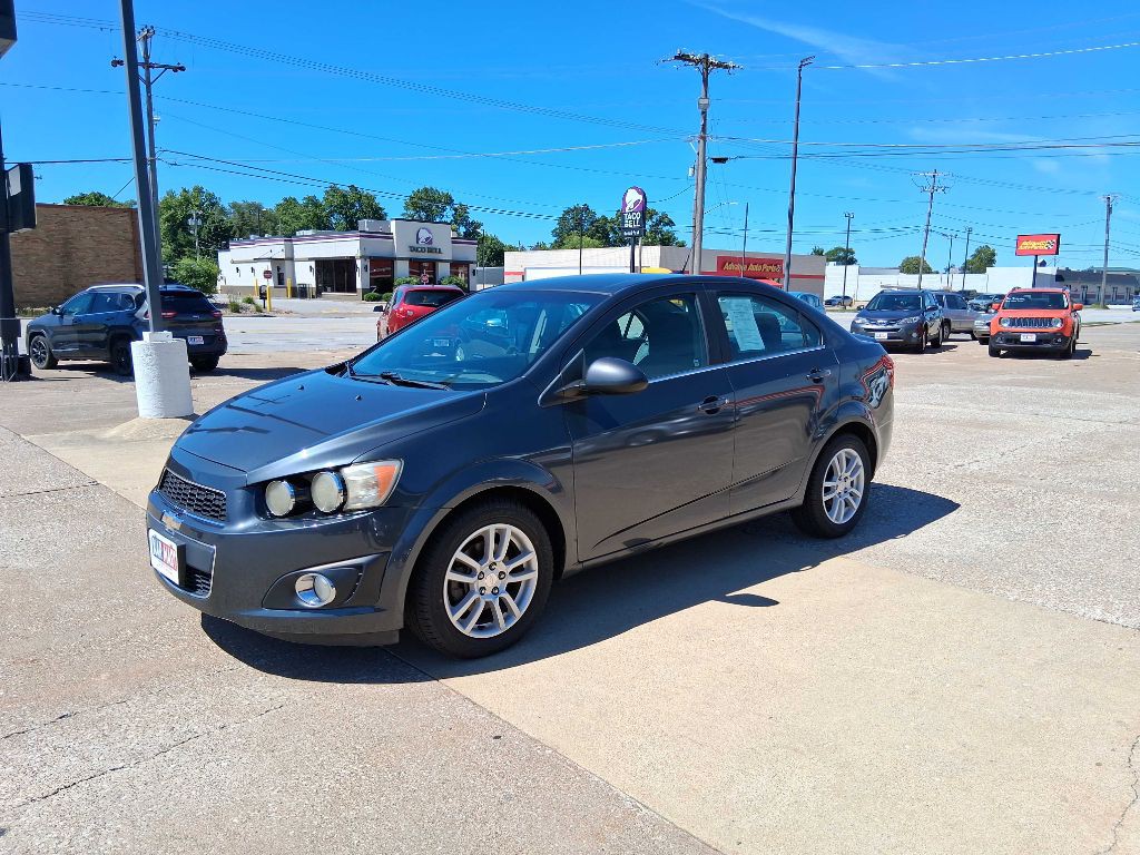 2013 Chevrolet Sonic Image 3