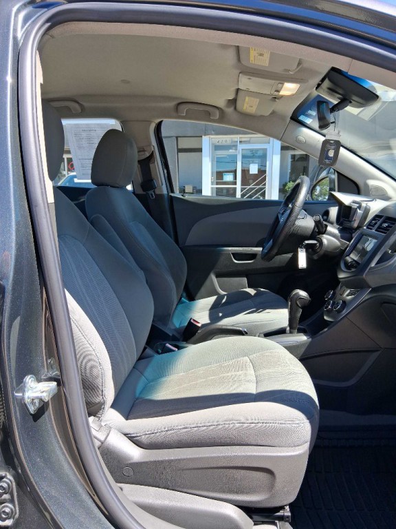 2013 Chevrolet Sonic Image 8