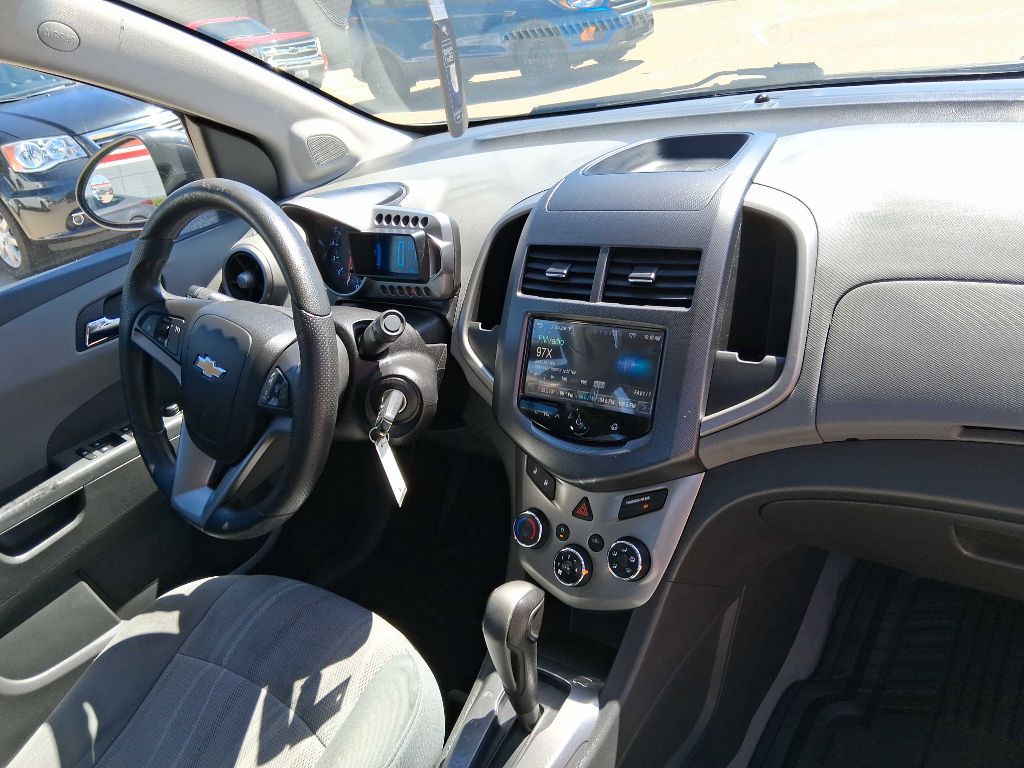 2013 Chevrolet Sonic Image 9