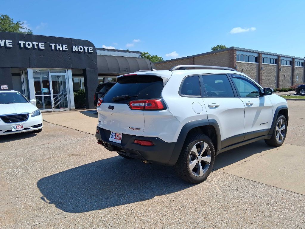 2016 Jeep Cherokee Image 5